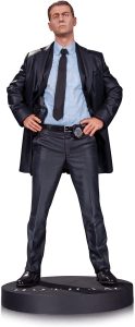 Figura del Comisionado Gordon de DC Collectibles de Gotham - Figuras coleccionables del Detective James Gordon