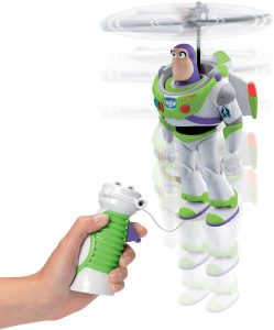 Figura de Buzz Lightyear de radiocontrol de Toy Story 4 de Mattel - Los mejores muñecos y figuras de Toy Story 4
