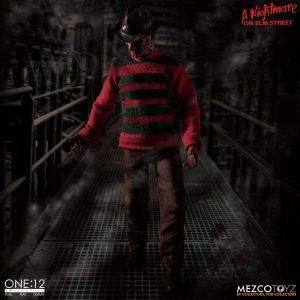 Figura de Freddy Krueger de Pesadilla en Elm Street de Mezco Toyz - Los mejores muñecos y figuras de Freddy Krueger
