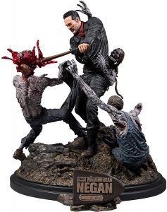 Figura de Negan de The Walking Dead de McFarlane Toys exclusiva - Los mejores mu帽ecos y figuras de The Walking Dead