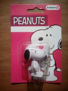 Figura de Snoopy I Love You de Schleich - Los mejores mu帽ecos y figuras de Snoopy de Charlie Brown
