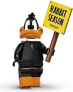 Figura de pato Lucas de LEGO - Los mejores mu帽ecos y figuras de Lola Bunny de los Looney Tunes